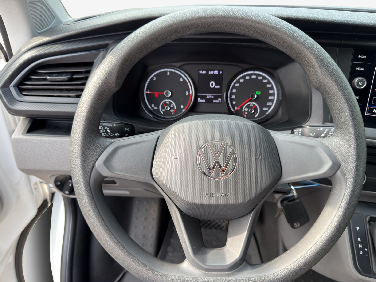 VW T6.1 2.0 TDI DSG-image-9