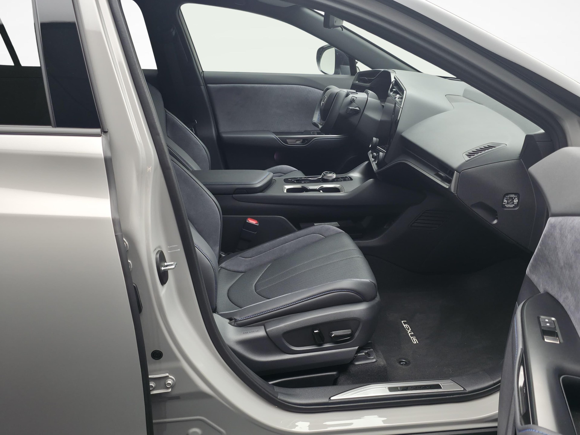 LEXUS RZ 550e F Sport-image-9