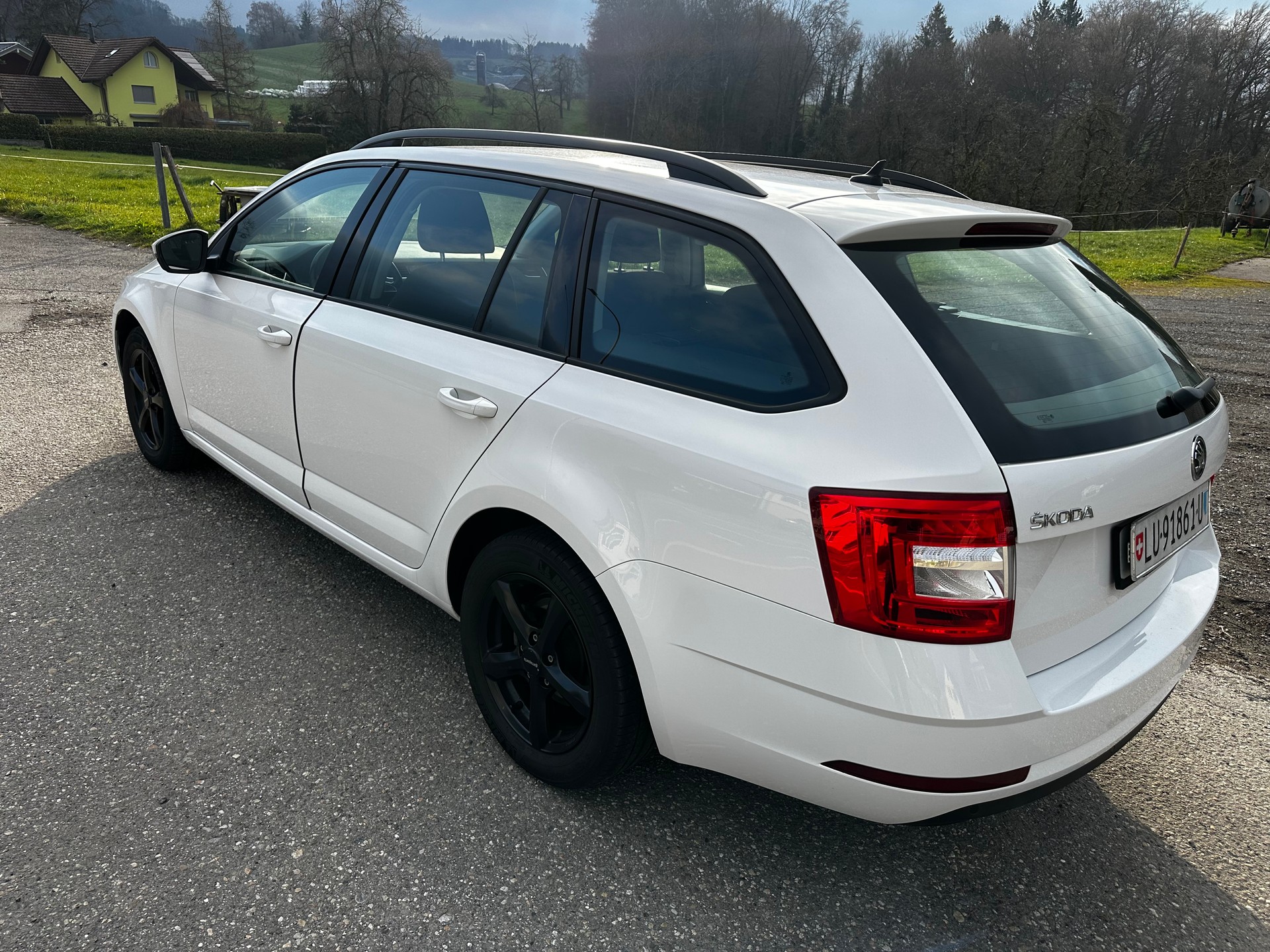 SKODA 1.6 TDI 115 Ambition 4x4-image-1