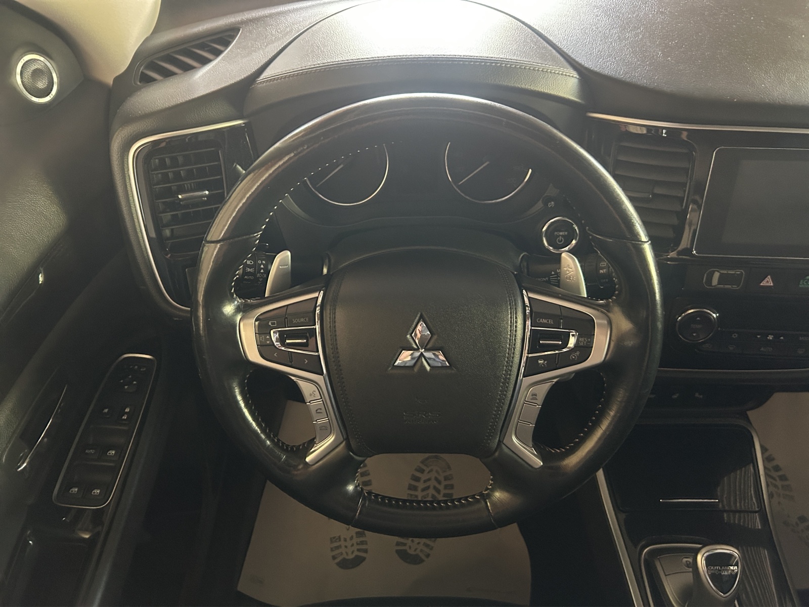 MITSUBISHI Outlander 2.0 PHEV Value 4WD Automatic-image-11