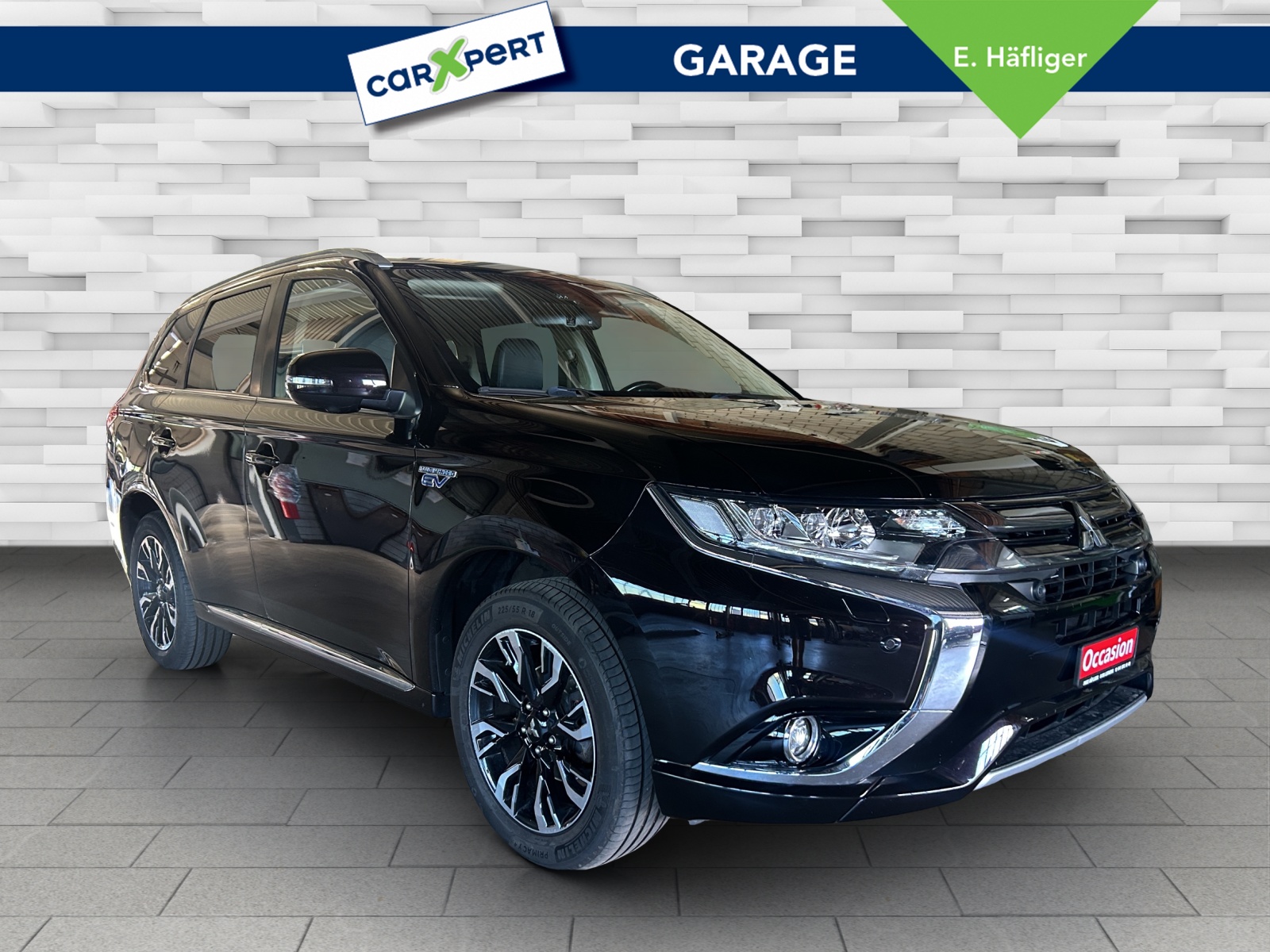 MITSUBISHI Outlander 2.0 PHEV Value 4WD Automatic-image-2