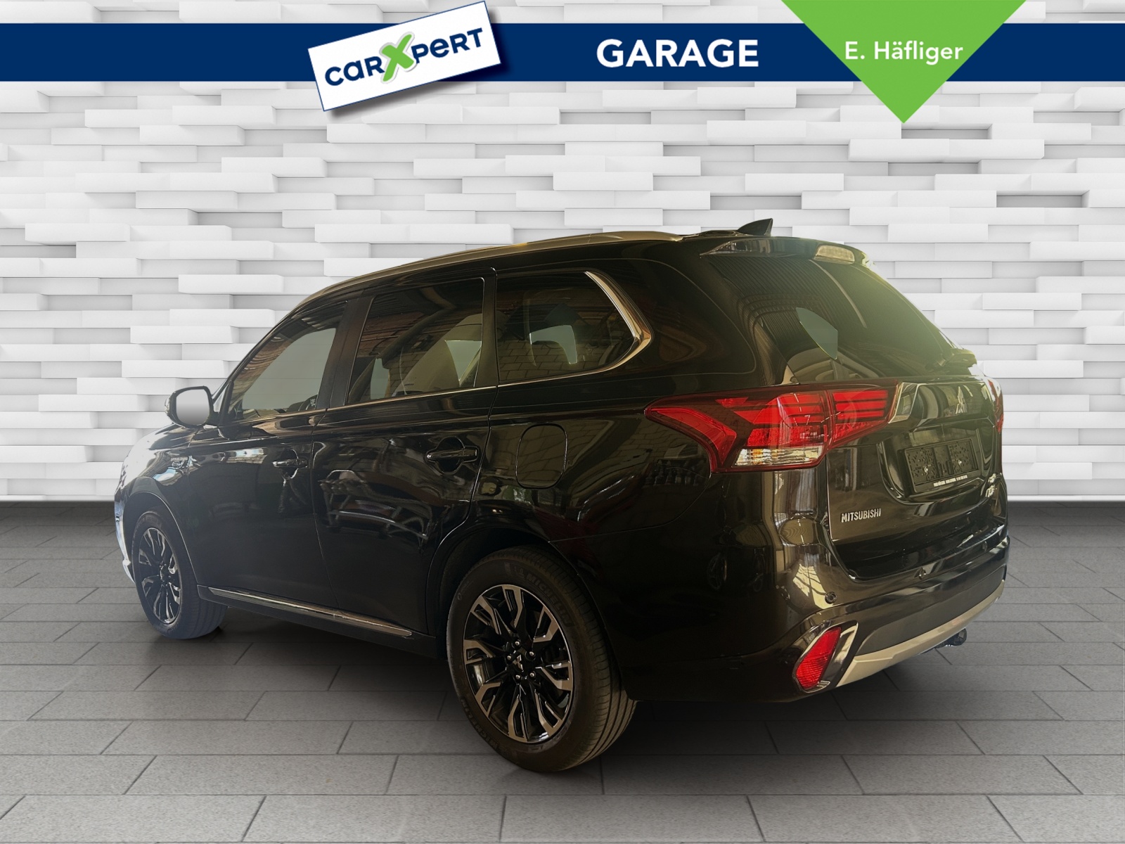 MITSUBISHI Outlander 2.0 PHEV Value 4WD Automatic-image-4
