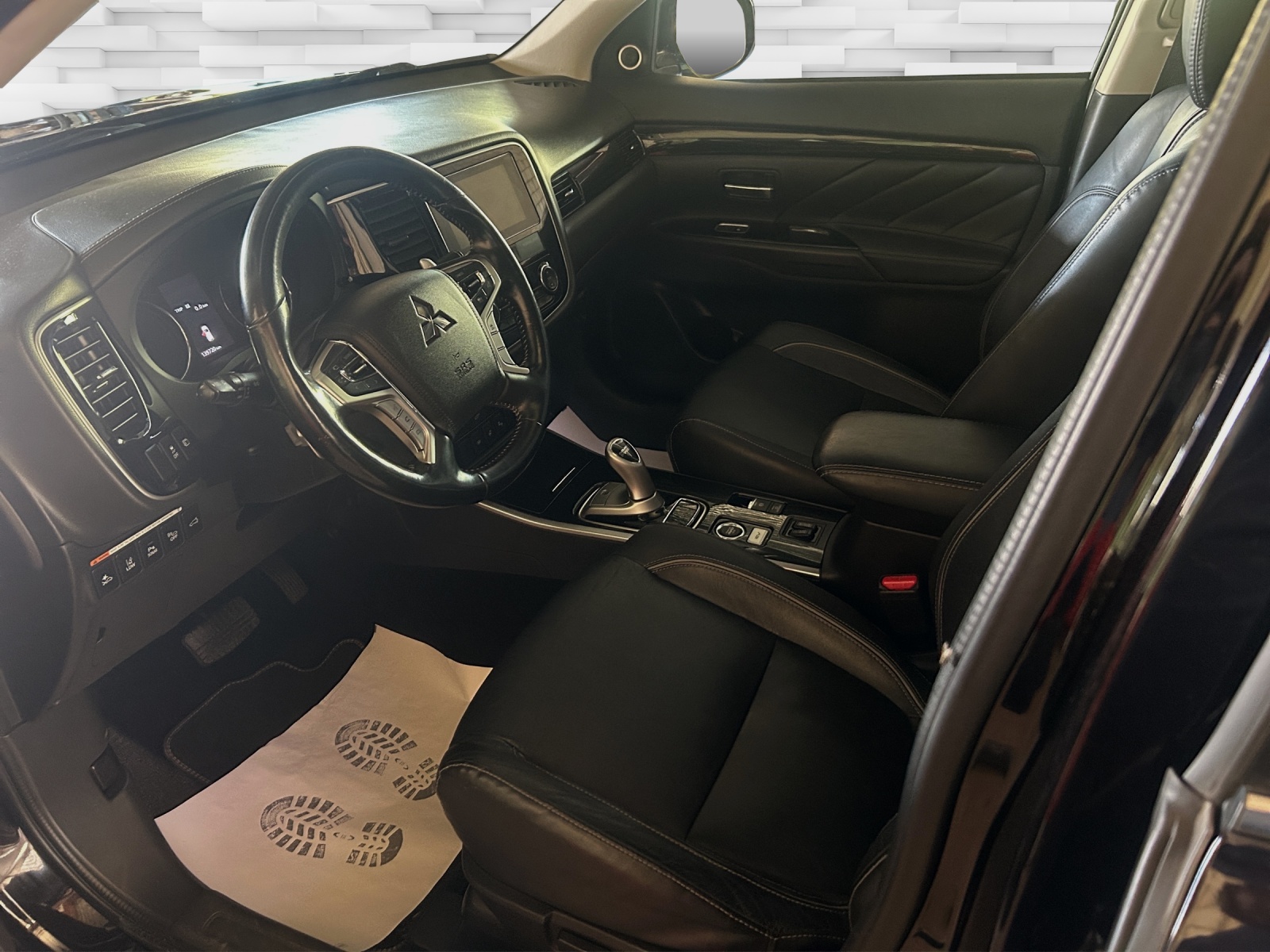 MITSUBISHI Outlander 2.0 PHEV Value 4WD Automatic-image-6