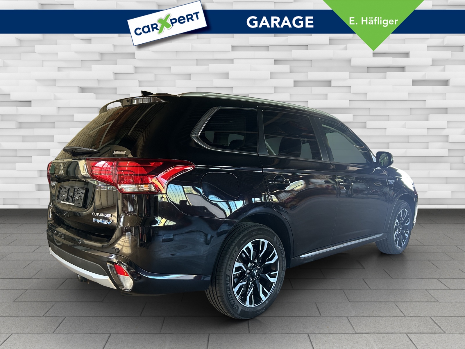 MITSUBISHI Outlander 2.0 PHEV Value 4WD Automatic-image-5