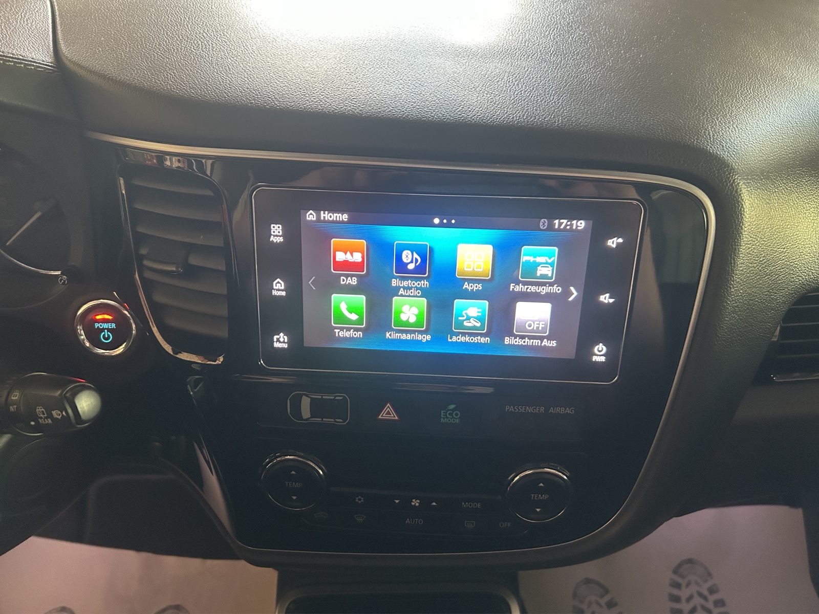 MITSUBISHI Outlander 2.0 PHEV Value 4WD Automatic-image-12