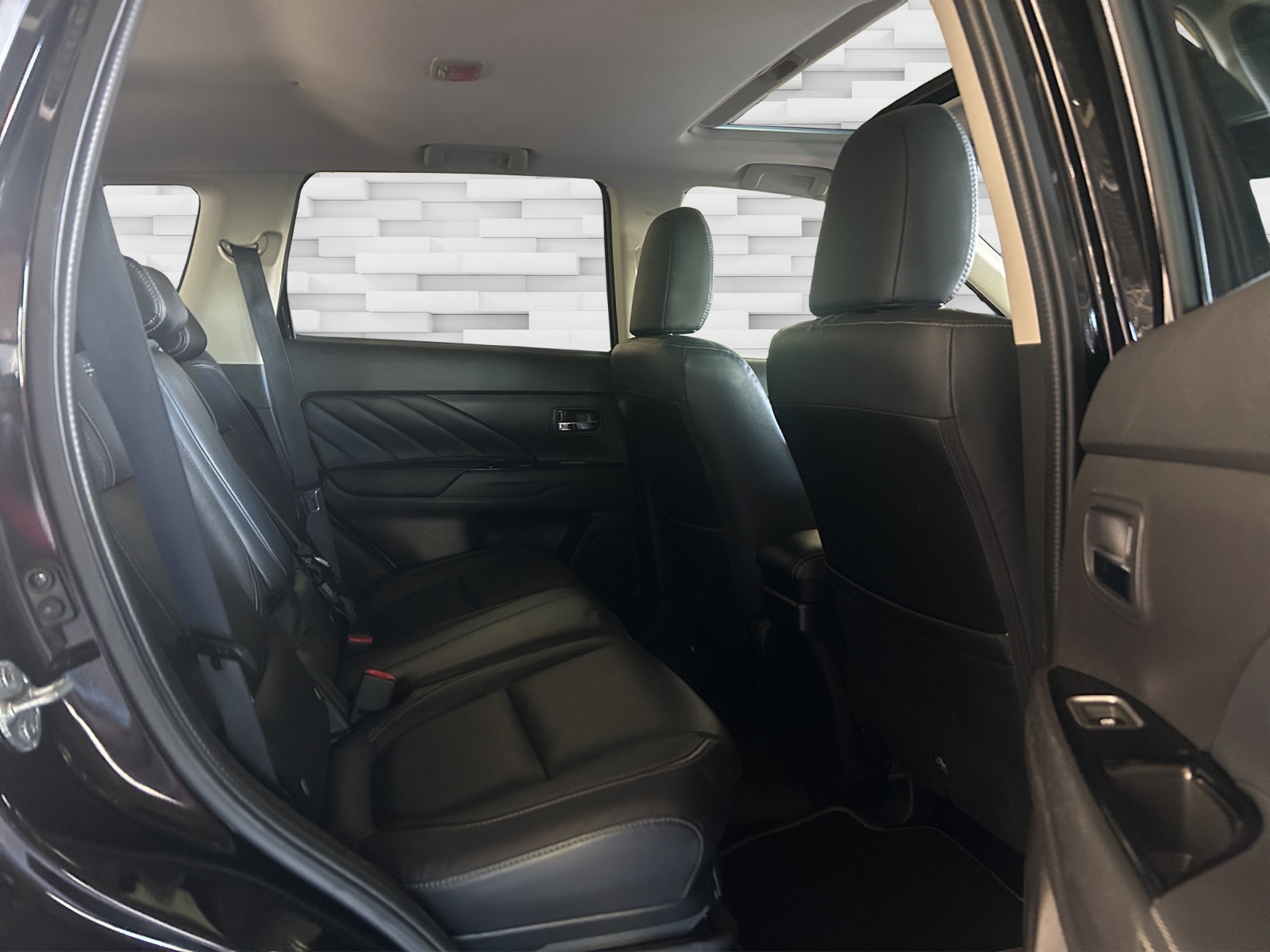 MITSUBISHI Outlander 2.0 PHEV Value 4WD Automatic-image-9
