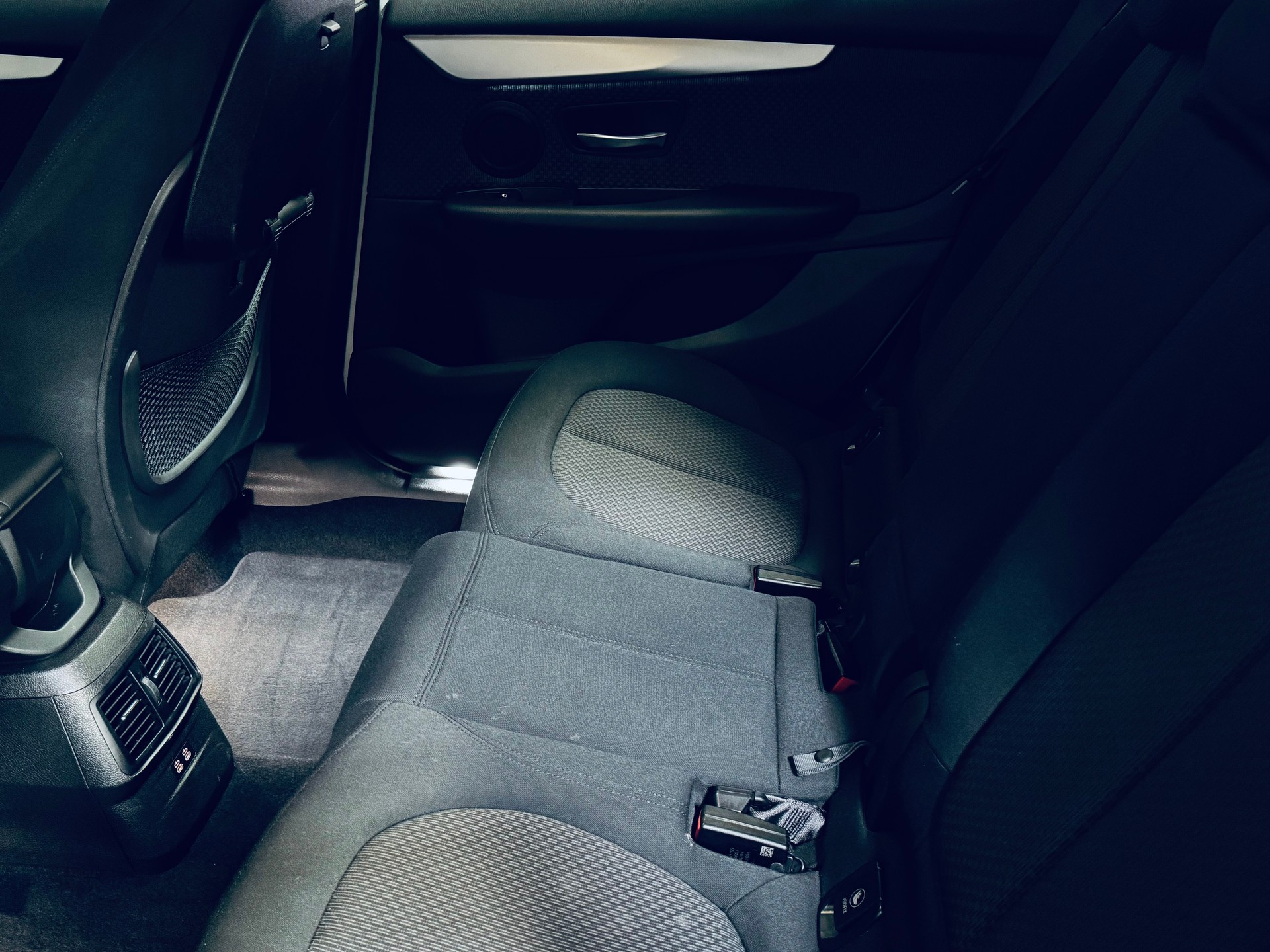 BMW 218d xDrive Gran Tourer Steptronic-image-19
