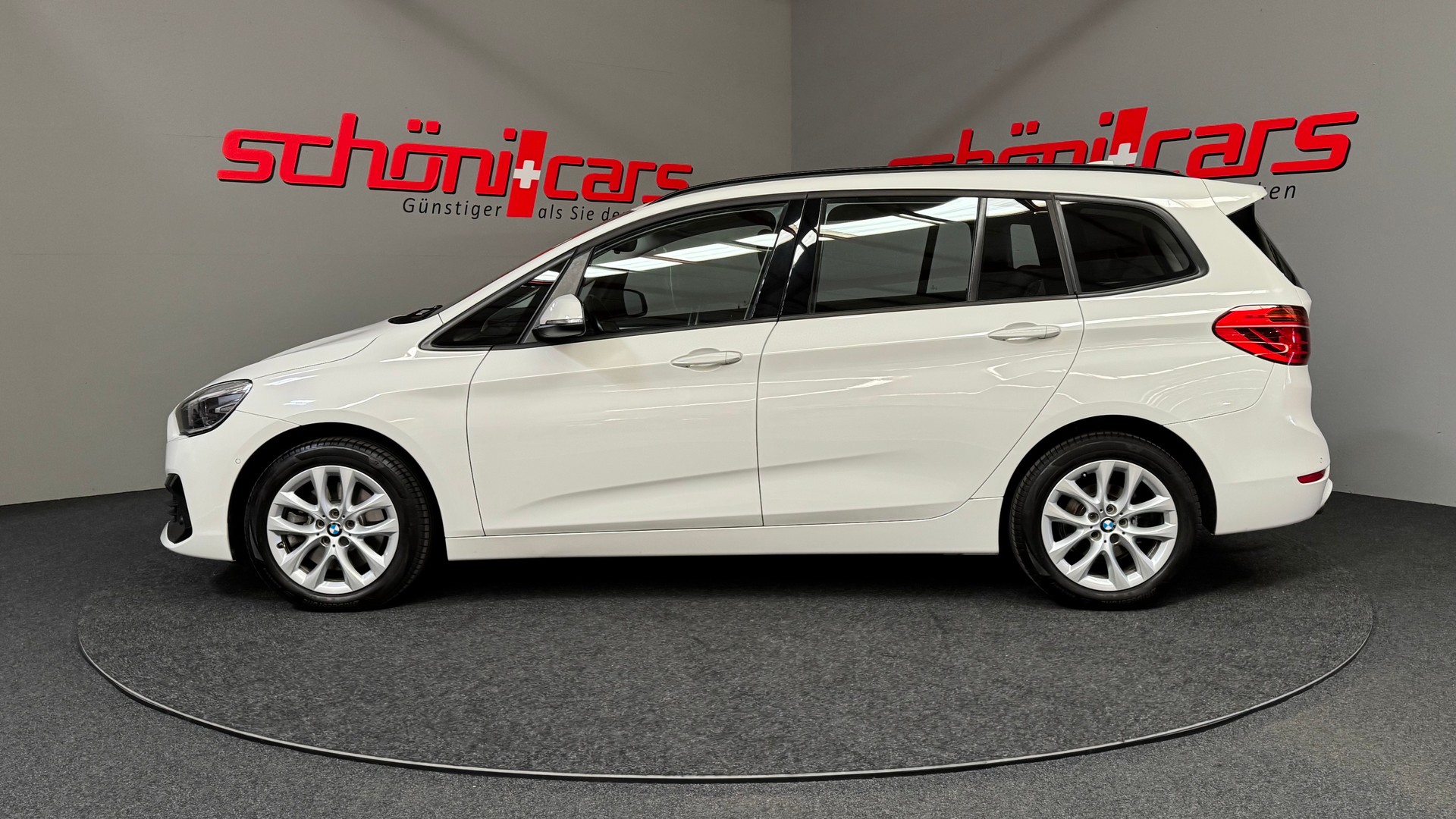 BMW 218d xDrive Gran Tourer Steptronic-image-2