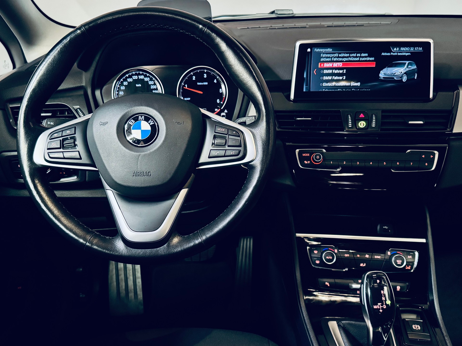 BMW 218d xDrive Gran Tourer Steptronic-image-16