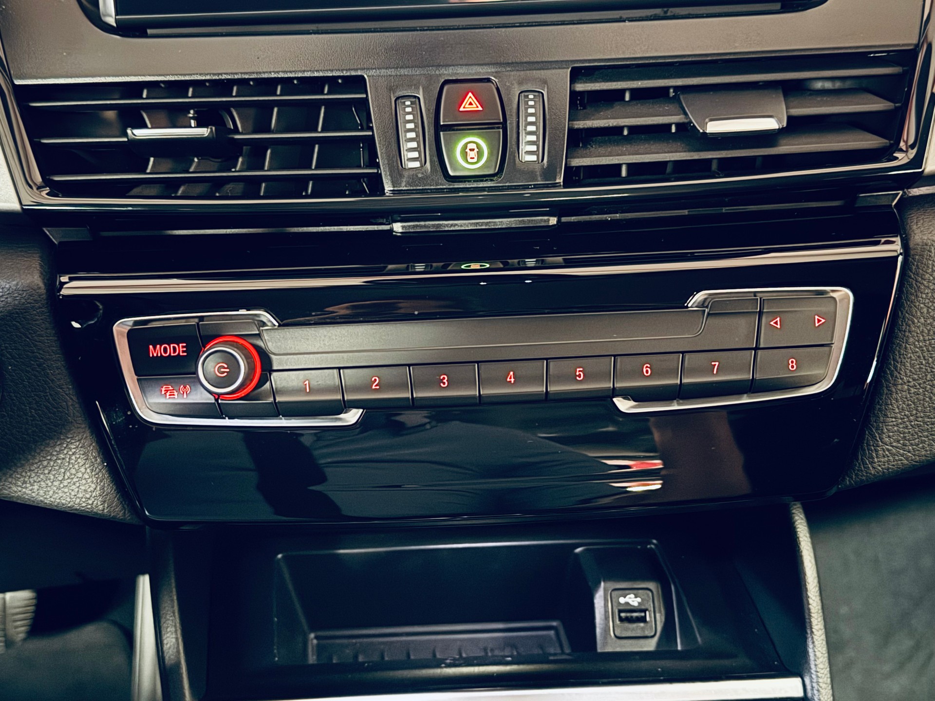 BMW 218d xDrive Gran Tourer Steptronic-image-24