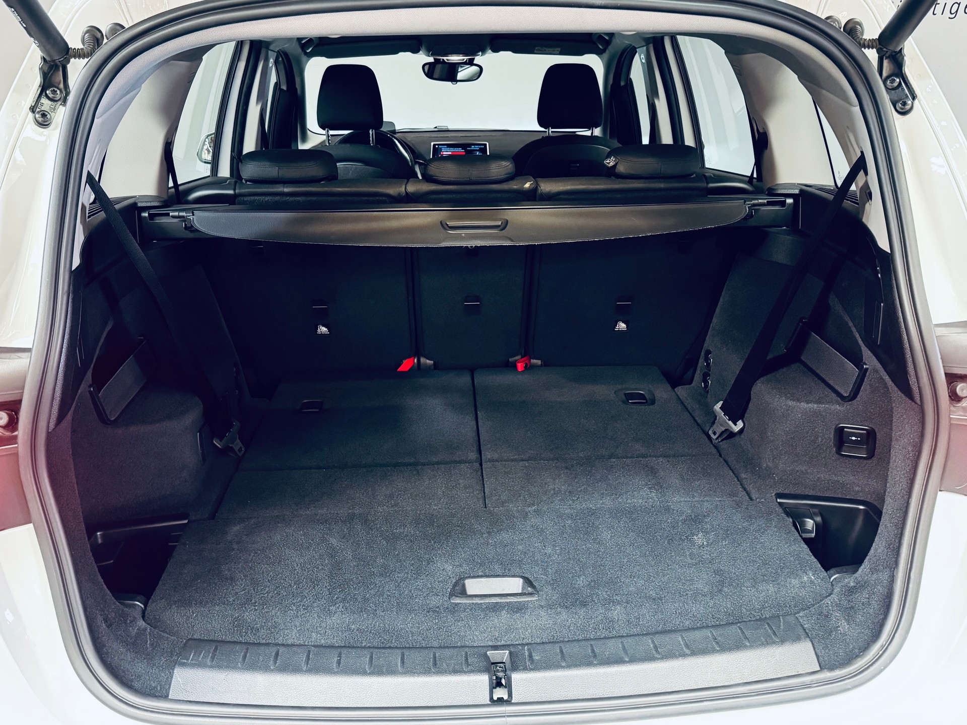 BMW 218d xDrive Gran Tourer Steptronic-image-12