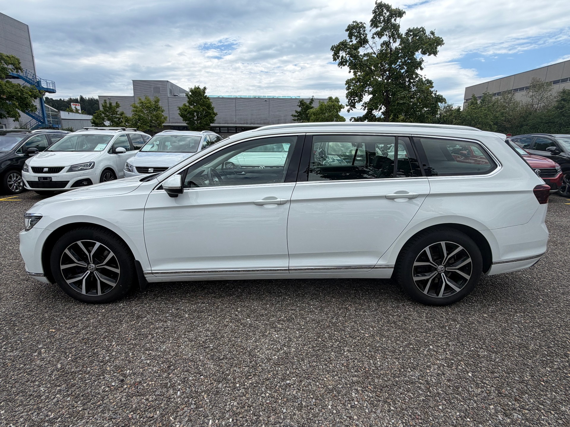 VW Passat 2.0 TDI BMT Elegance 4Motion DSG-image-7