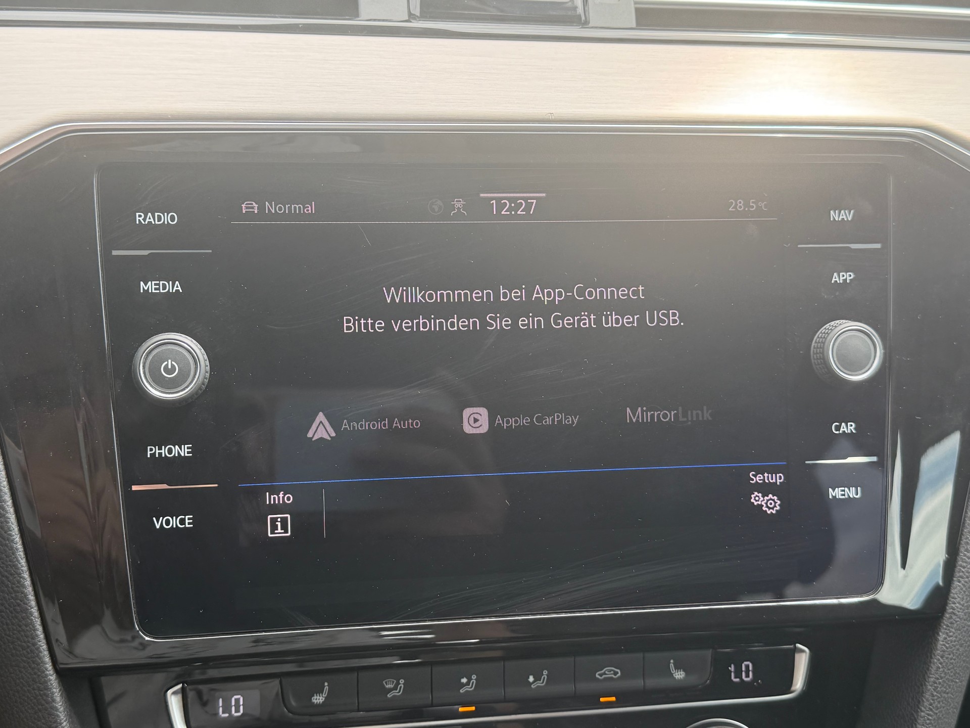 VW Passat 2.0 TDI BMT Elegance 4Motion DSG-image-22