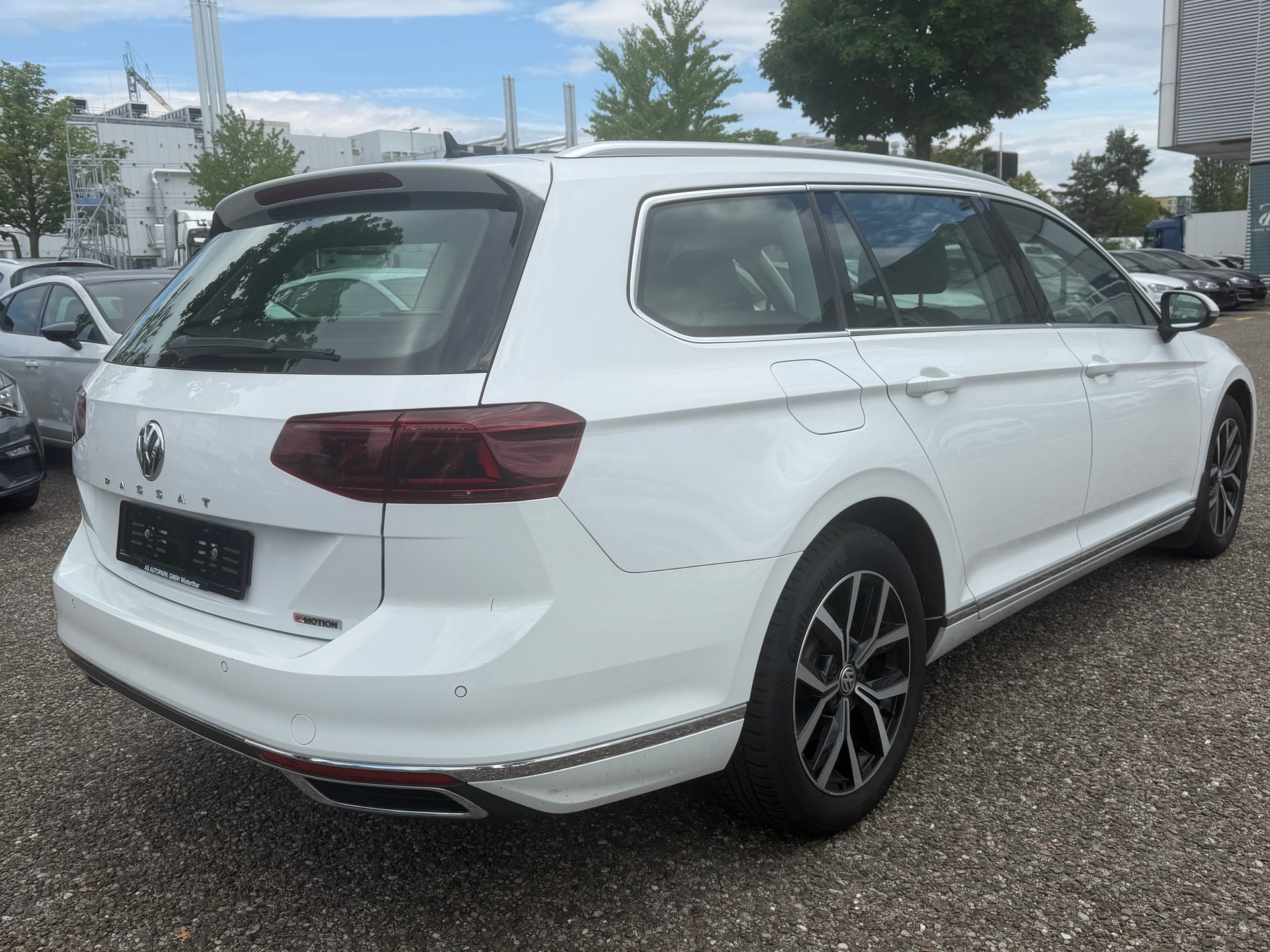 VW Passat 2.0 TDI BMT Elegance 4Motion DSG-image-4