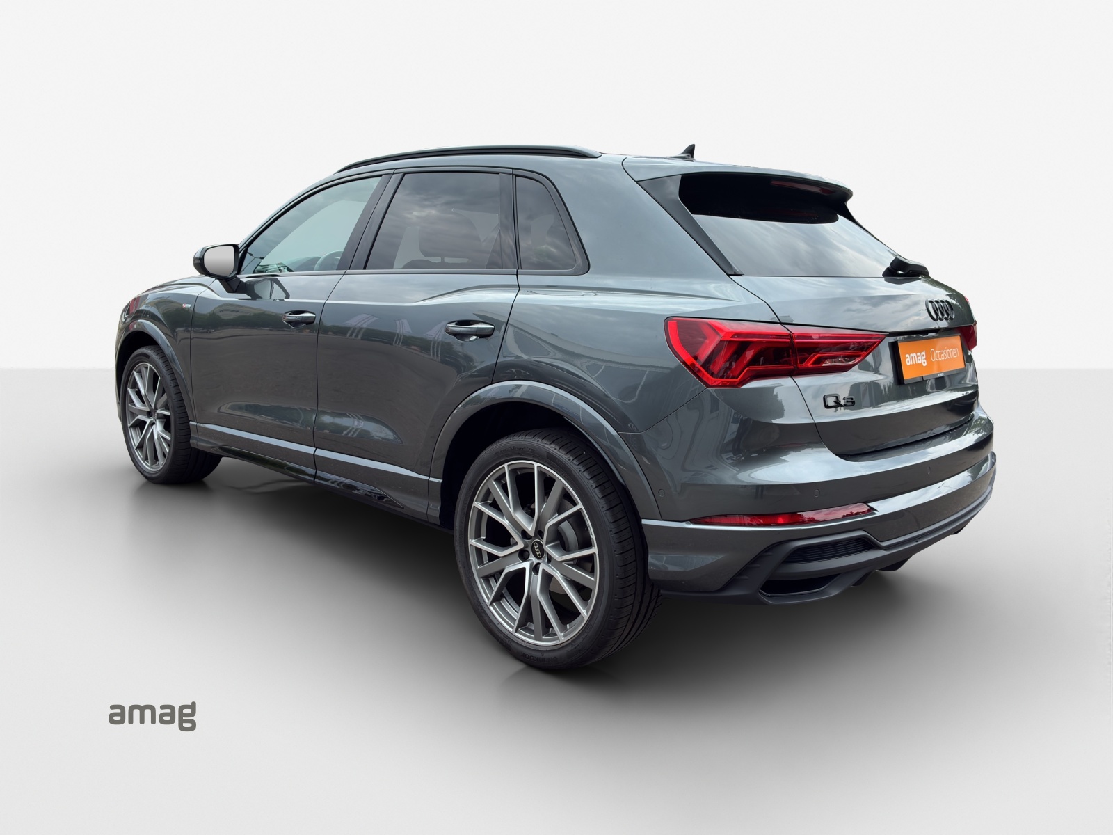 AUDI Q3 35 TFSI S line Attraction S-tronic-showroom-element-2
