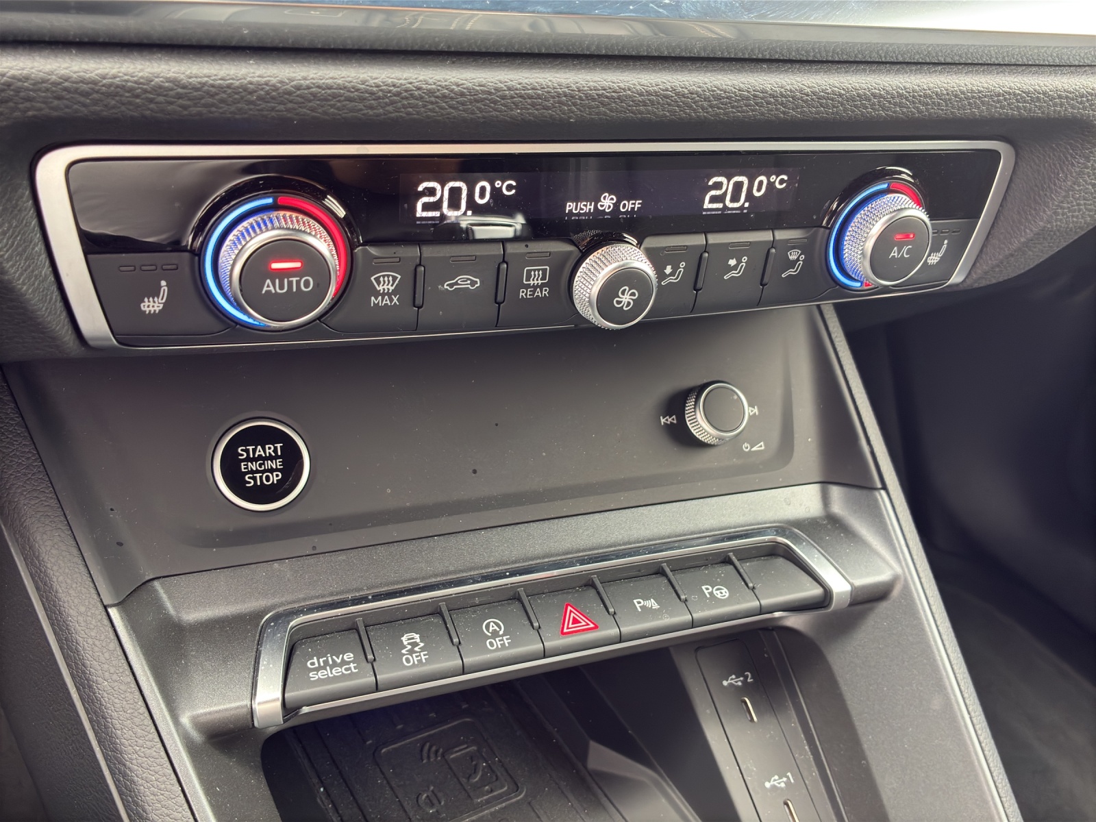 AUDI Q3 35 TFSI S line Attraction S-tronic-image-14