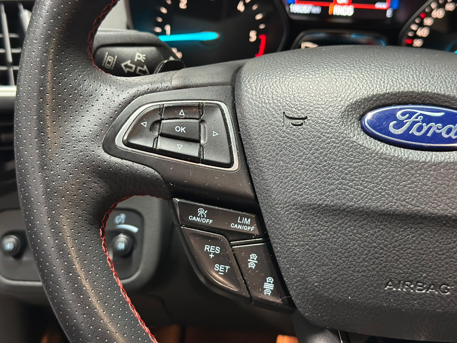 FORD Kuga 2.0 TDCi ST Line High 4WD PowerShift-image-11