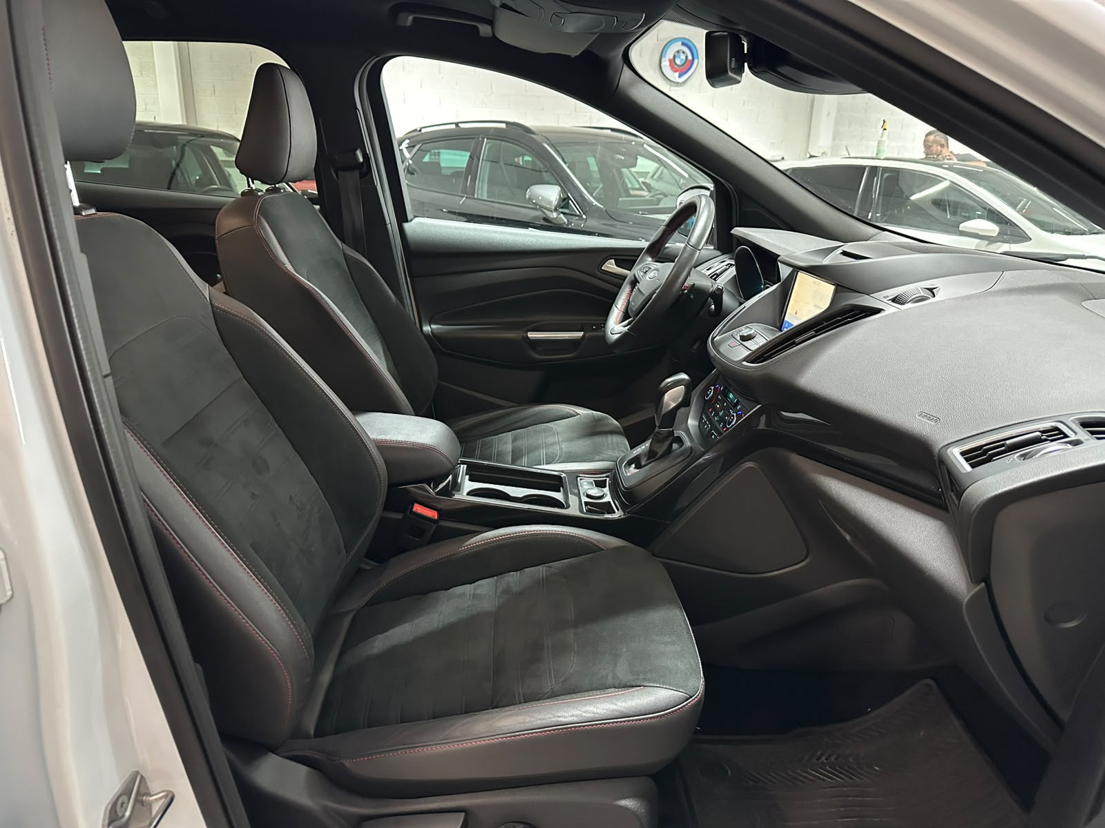 FORD Kuga 2.0 TDCi ST Line High 4WD PowerShift-image-8