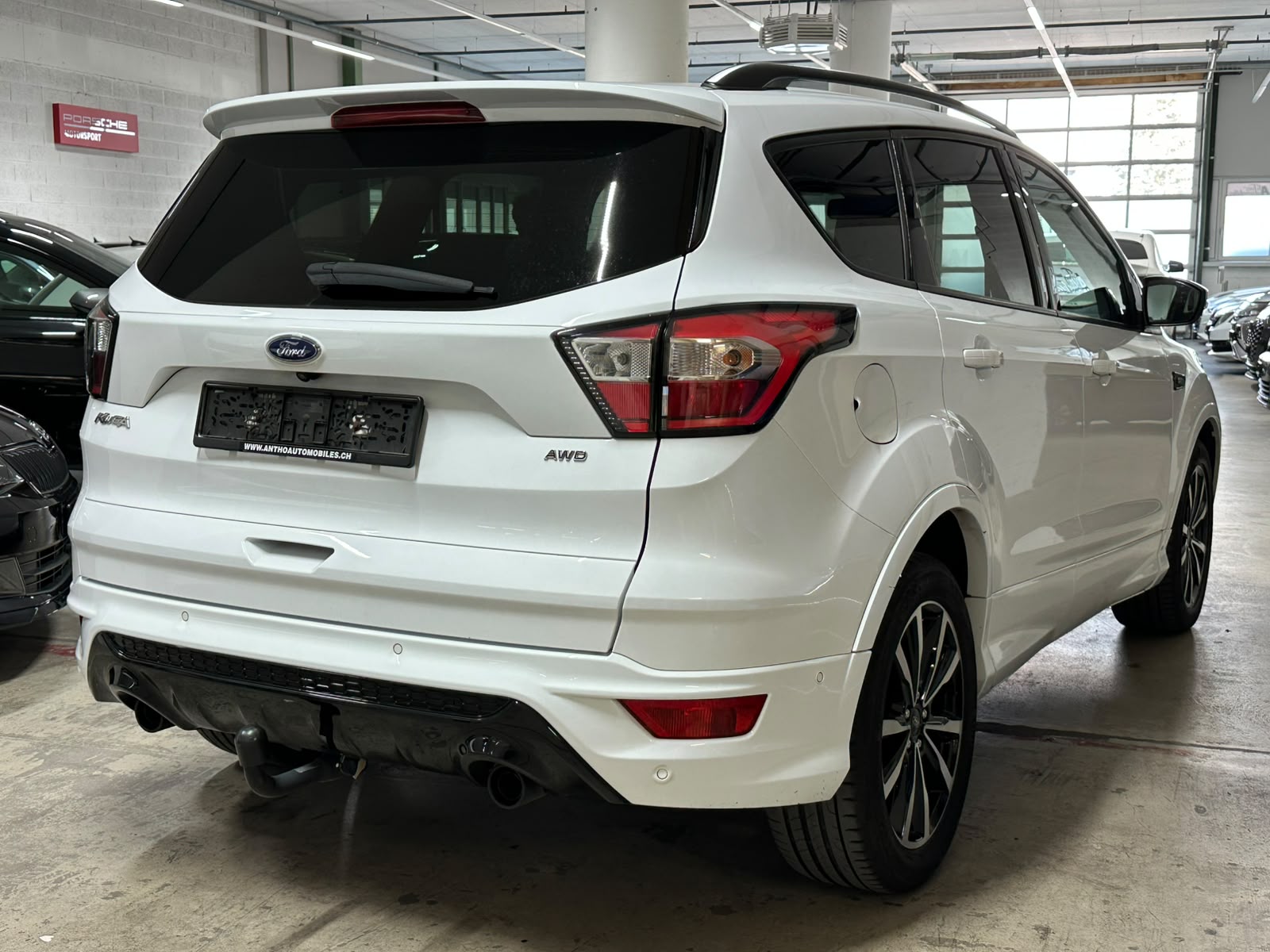 FORD Kuga 2.0 TDCi ST Line High 4WD PowerShift-image-4