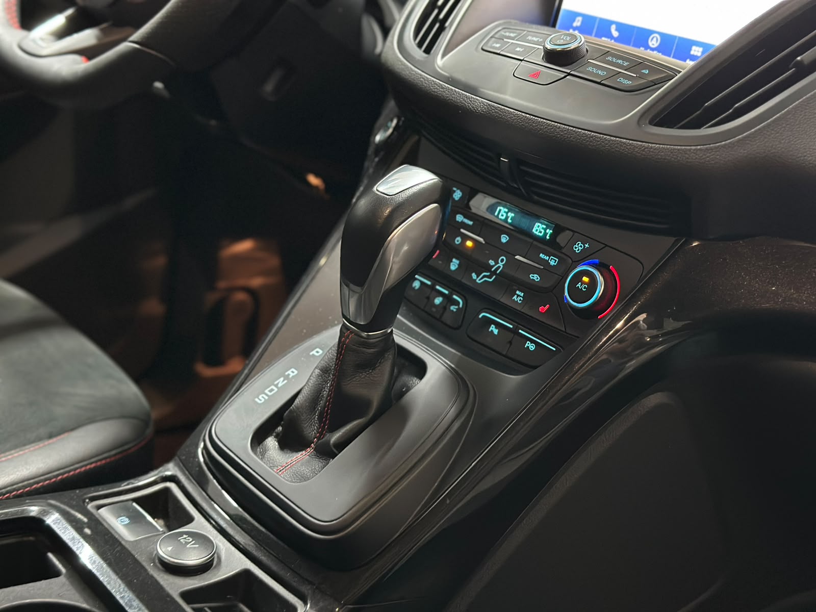FORD Kuga 2.0 TDCi ST Line High 4WD PowerShift-image-12