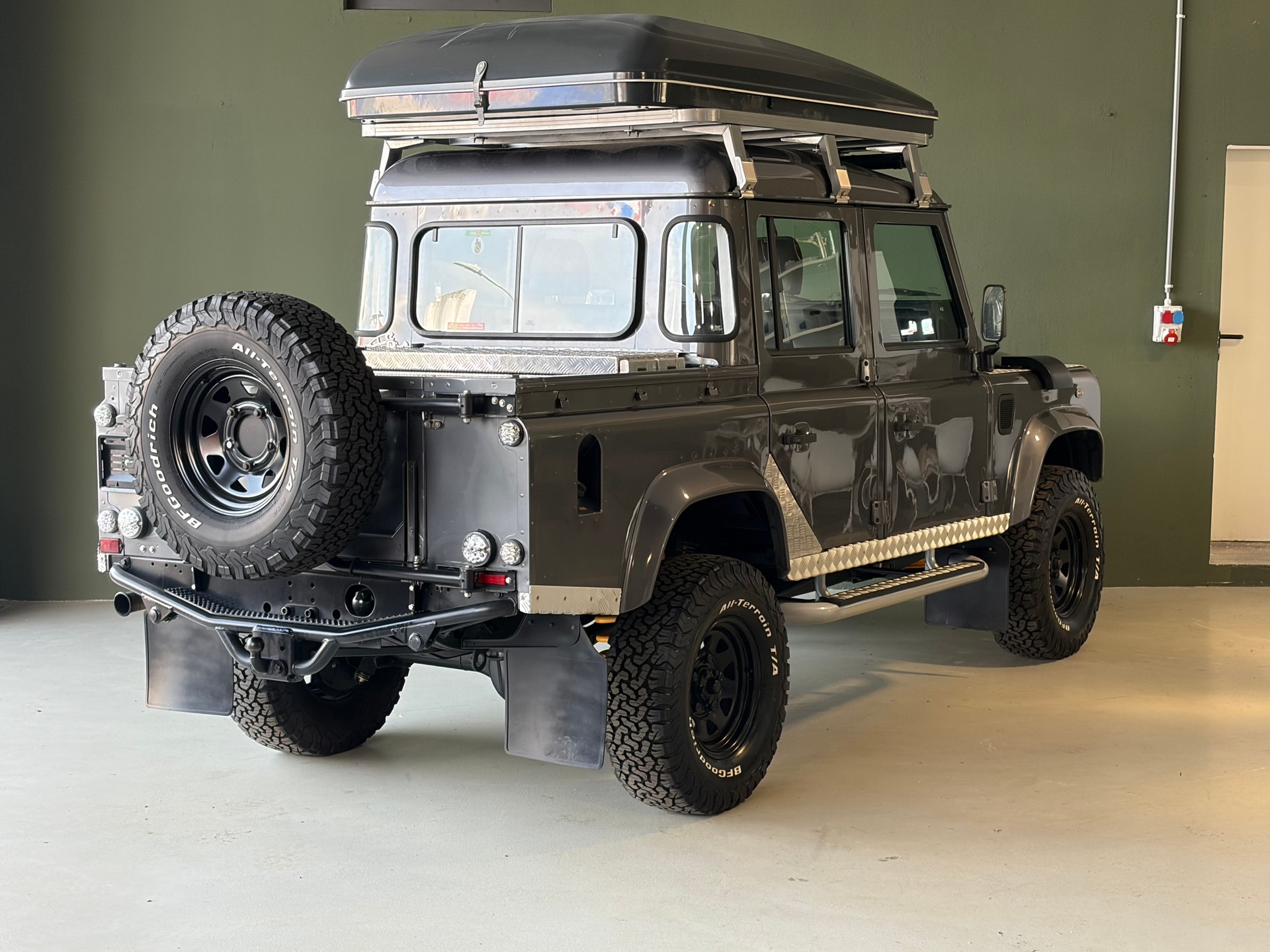 LAND ROVER Defender 110 2.5Td5 *CH-Fahrzeug*MFK 12.2025*-image-2