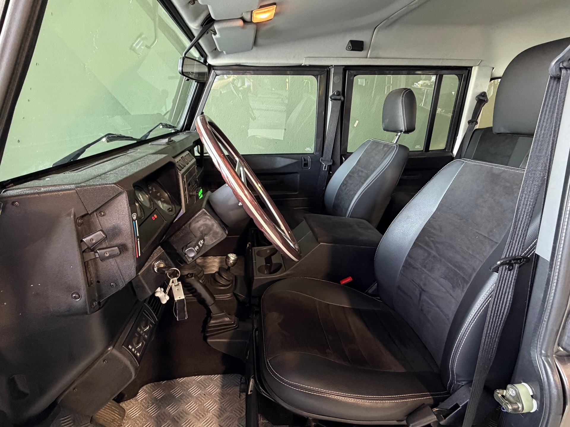 LAND ROVER Defender 110 2.5Td5 *CH-Fahrzeug*MFK 12.2025*-image-8