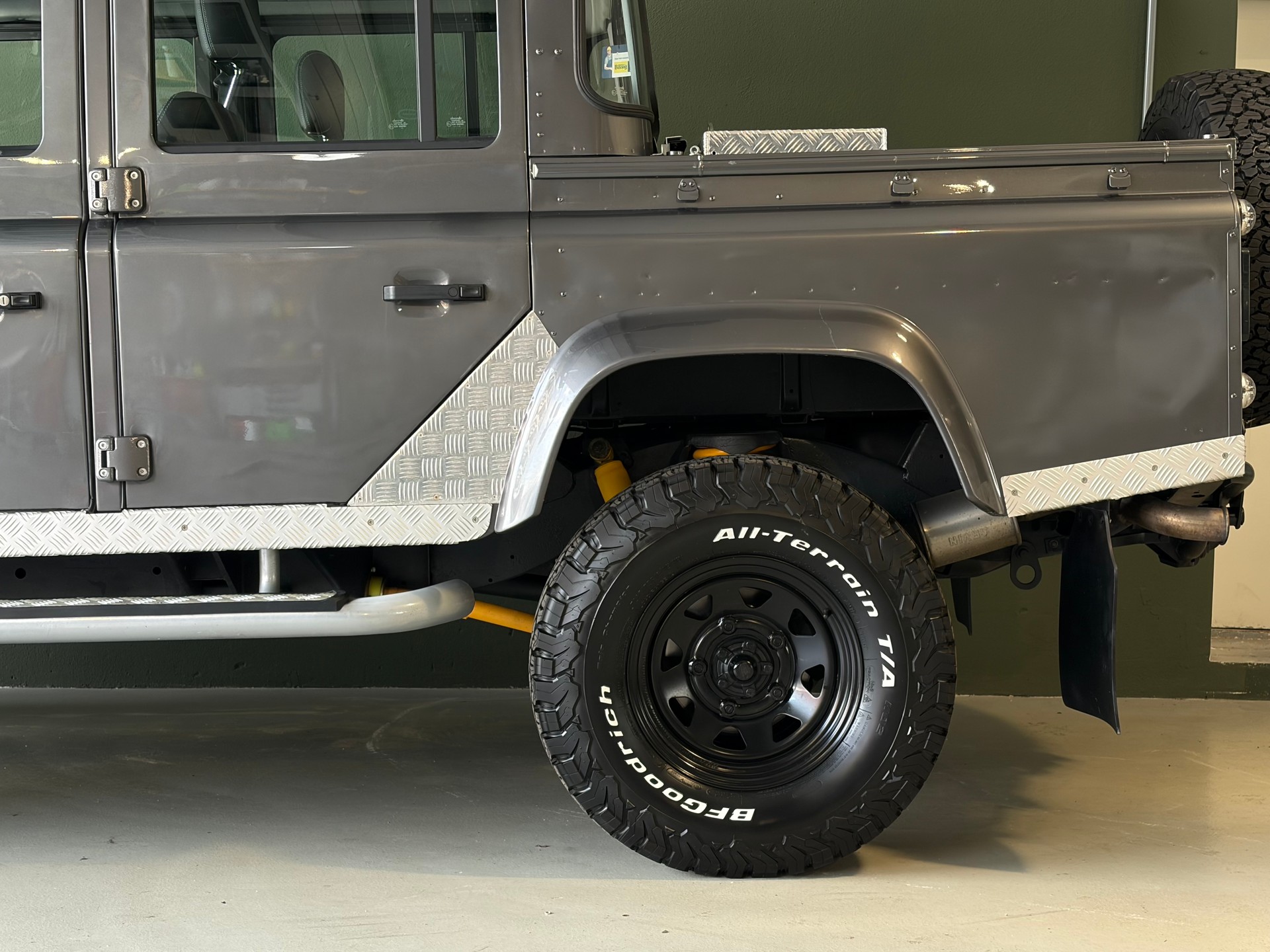 LAND ROVER Defender 110 2.5Td5 *CH-Fahrzeug*MFK 12.2025*-image-25