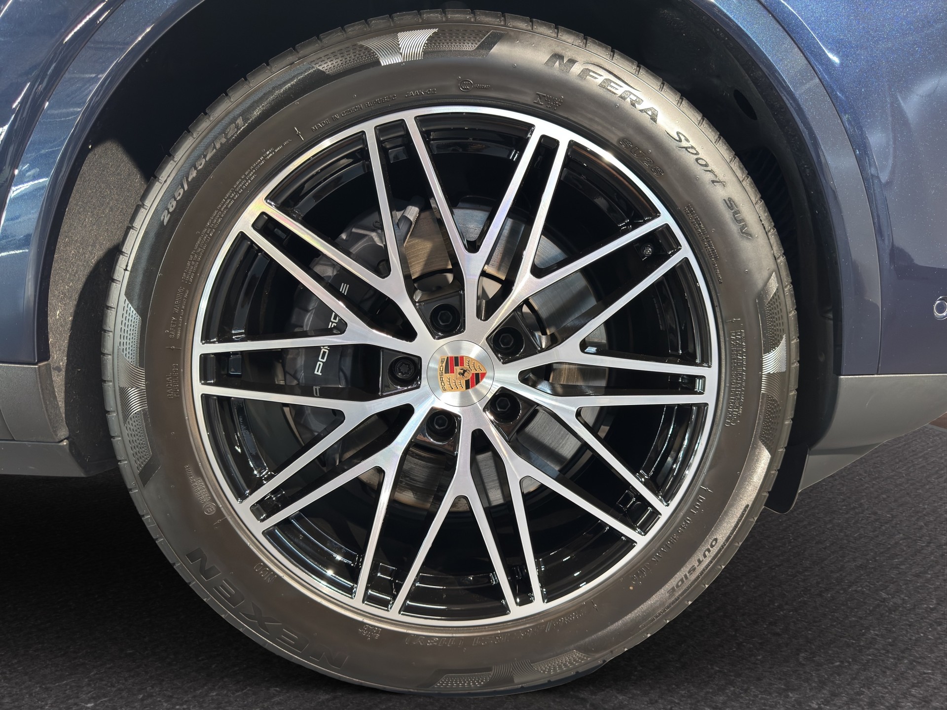 PORSCHE Cayenne Coupé 3.0 V6 E-Hybrid-image-15