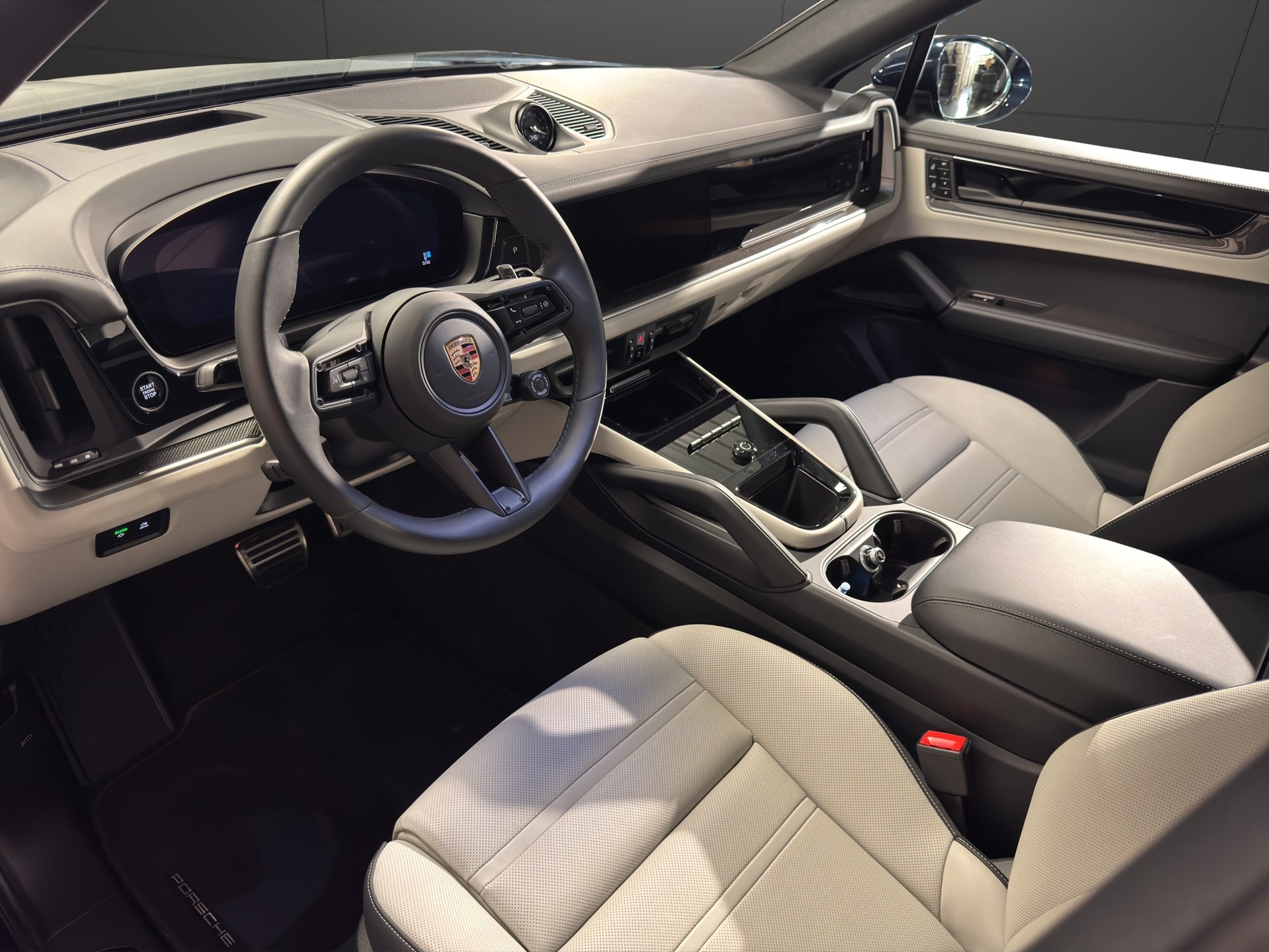 PORSCHE Cayenne Coupé 3.0 V6 E-Hybrid-image-8