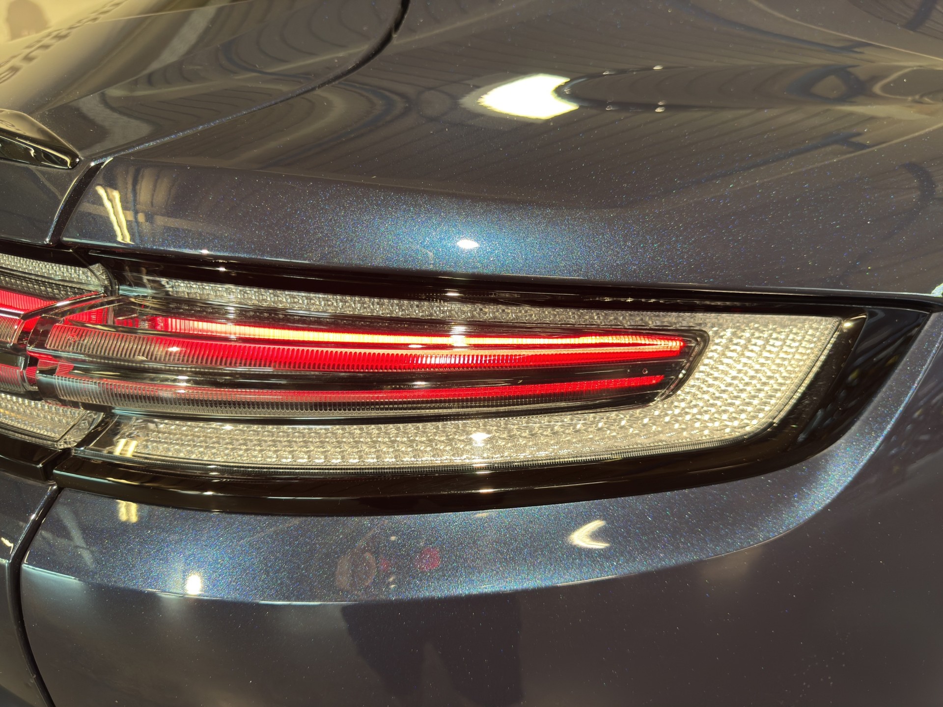 PORSCHE Cayenne Coupé 3.0 V6 E-Hybrid-image-6
