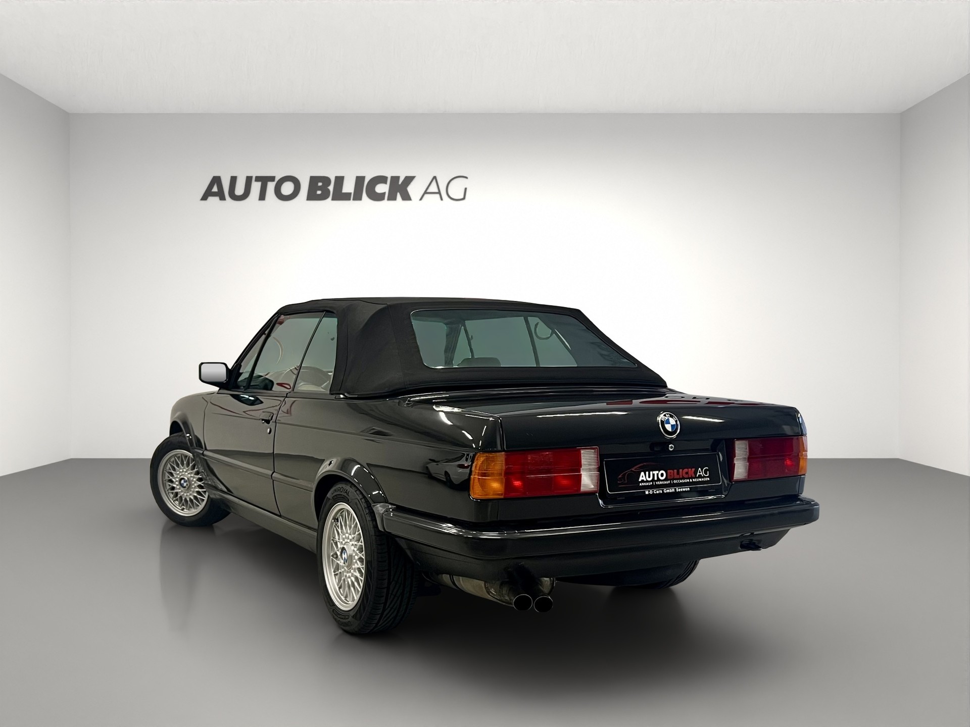 BMW 325i Cabrio-image-6