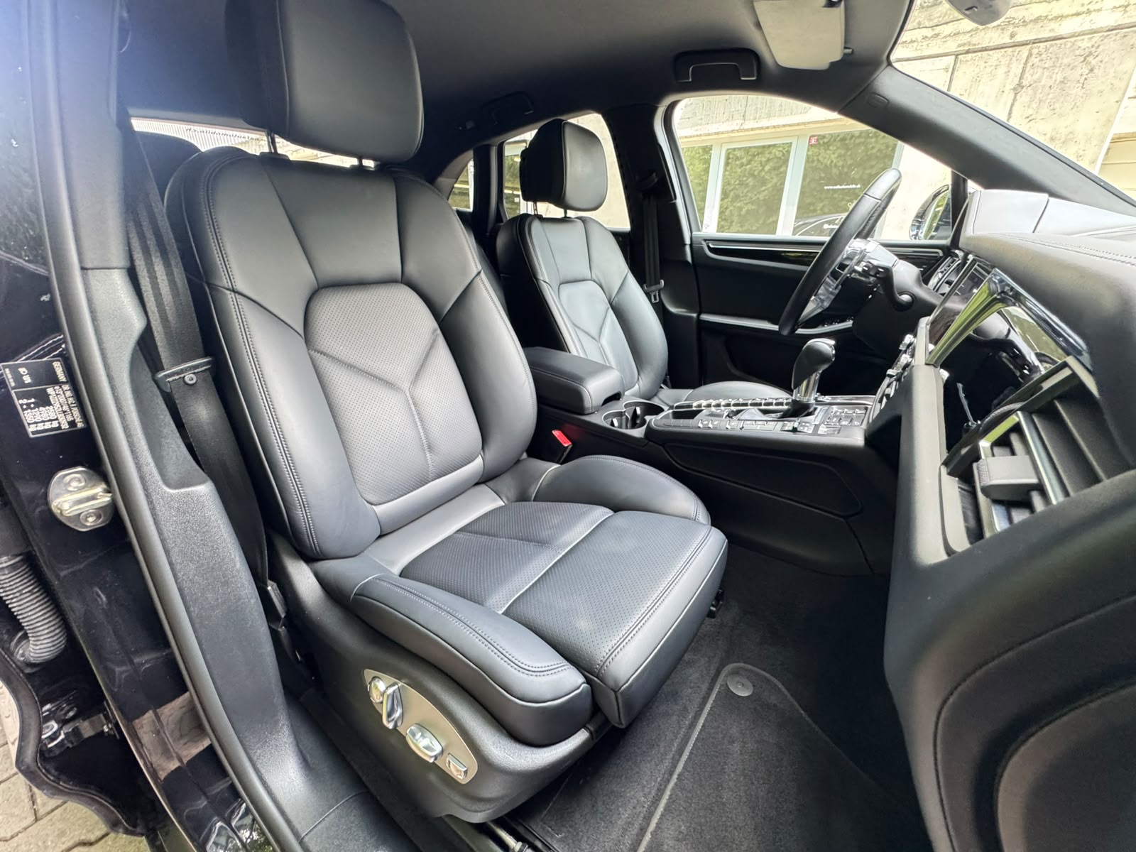 PORSCHE Macan S PDK-image-19