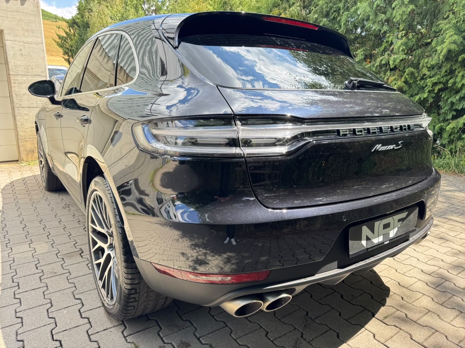 PORSCHE Macan S PDK-showroom-element-2