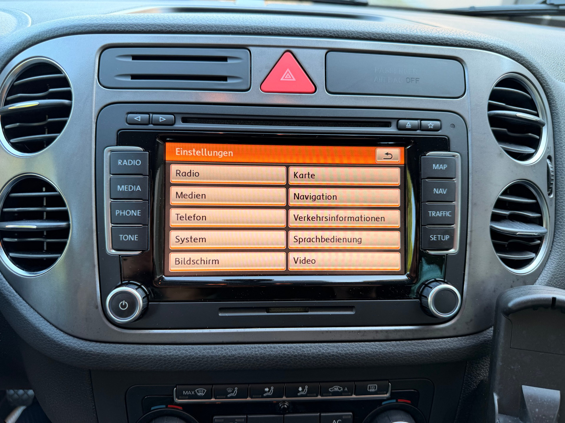 VW Tiguan 1.4 TSI Sport&Style-image-12