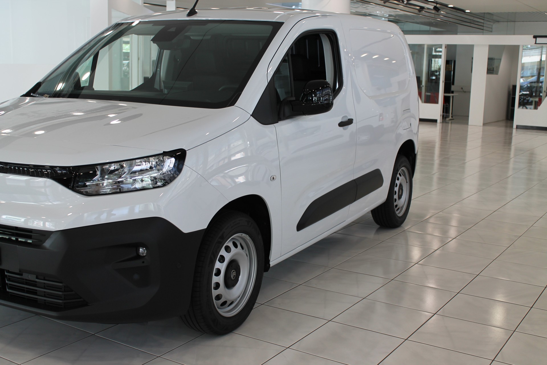 CITROEN Berlingo Van M 1.5 Blue HDi 130 s/s EAT8 EN-image-1