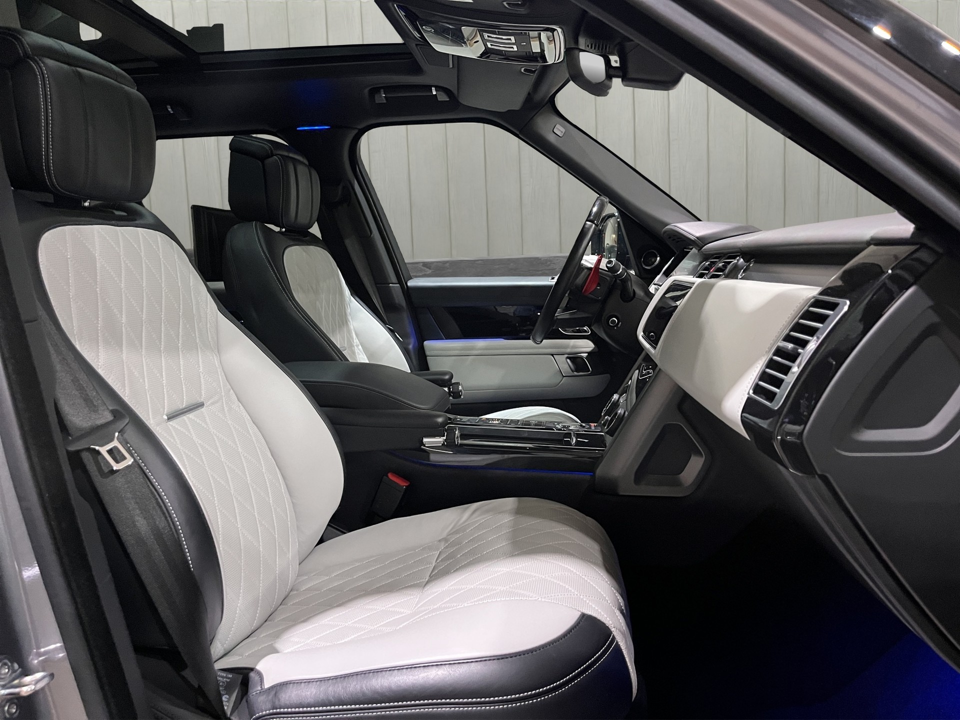 LAND ROVER Range Rover LWB 5.0 V8 S/C SV AB Automatic-image-16
