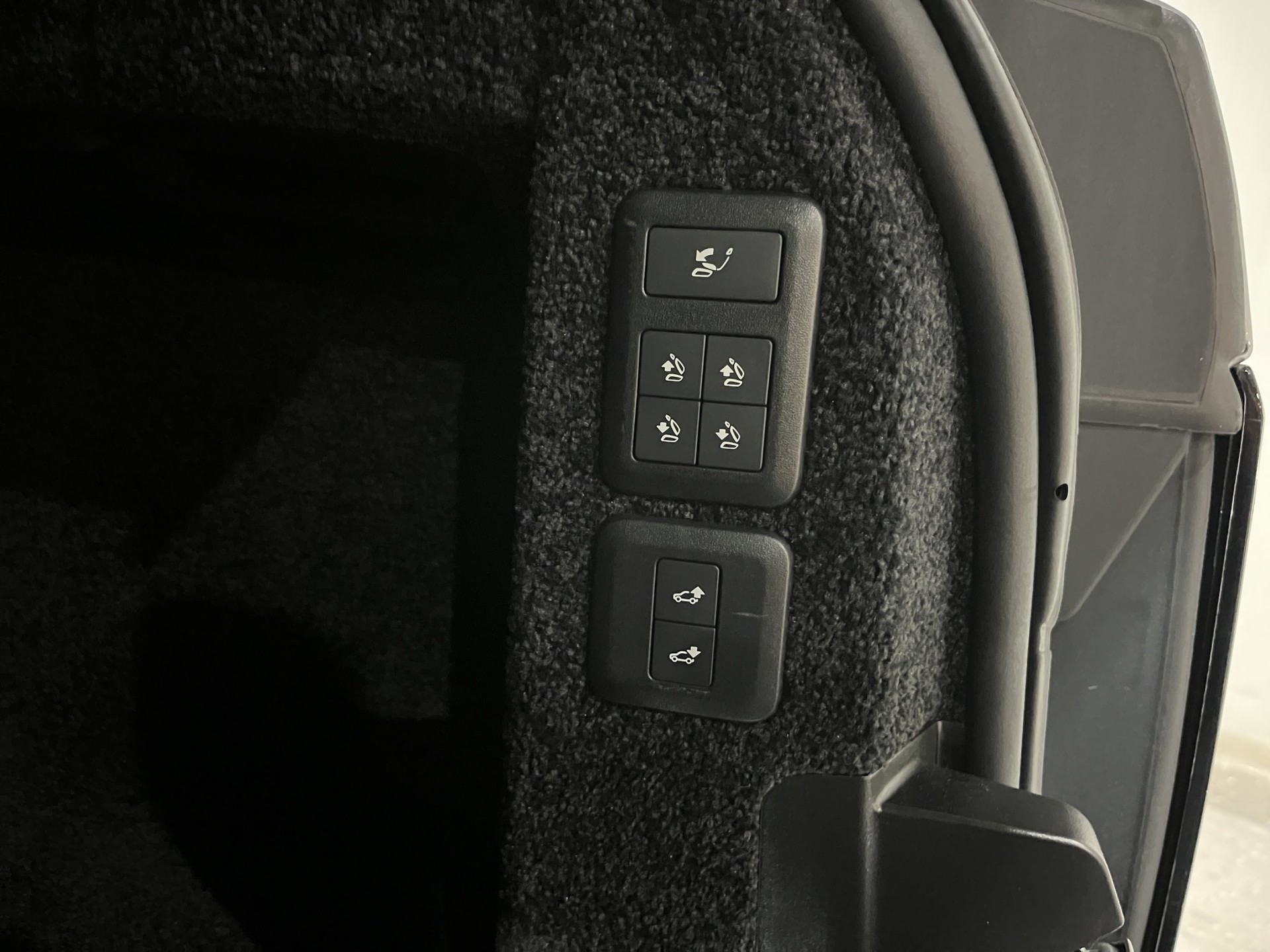 LAND ROVER Range Rover LWB 5.0 V8 S/C SV AB Automatic-image-21