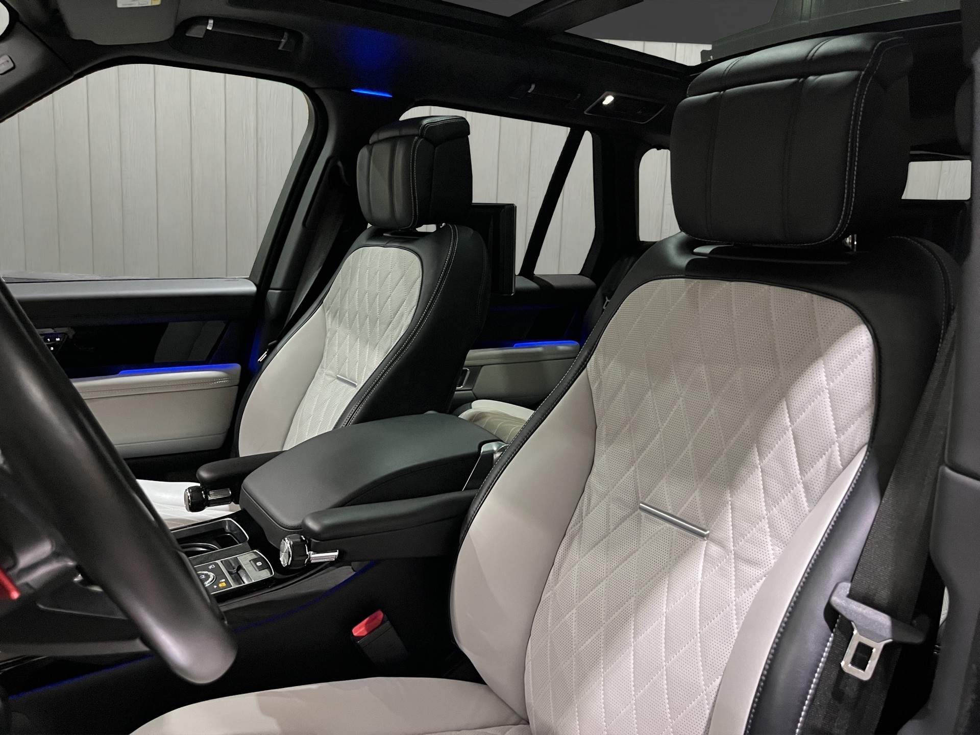 LAND ROVER Range Rover LWB 5.0 V8 S/C SV AB Automatic-image-14