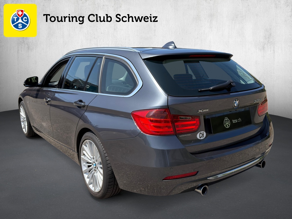 BMW 335i xDrive Touring Luxury Line Steptronic-image-2