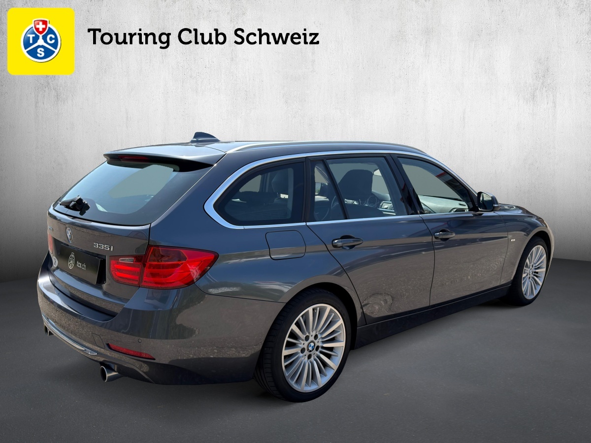 BMW 335i xDrive Touring Luxury Line Steptronic-image-4