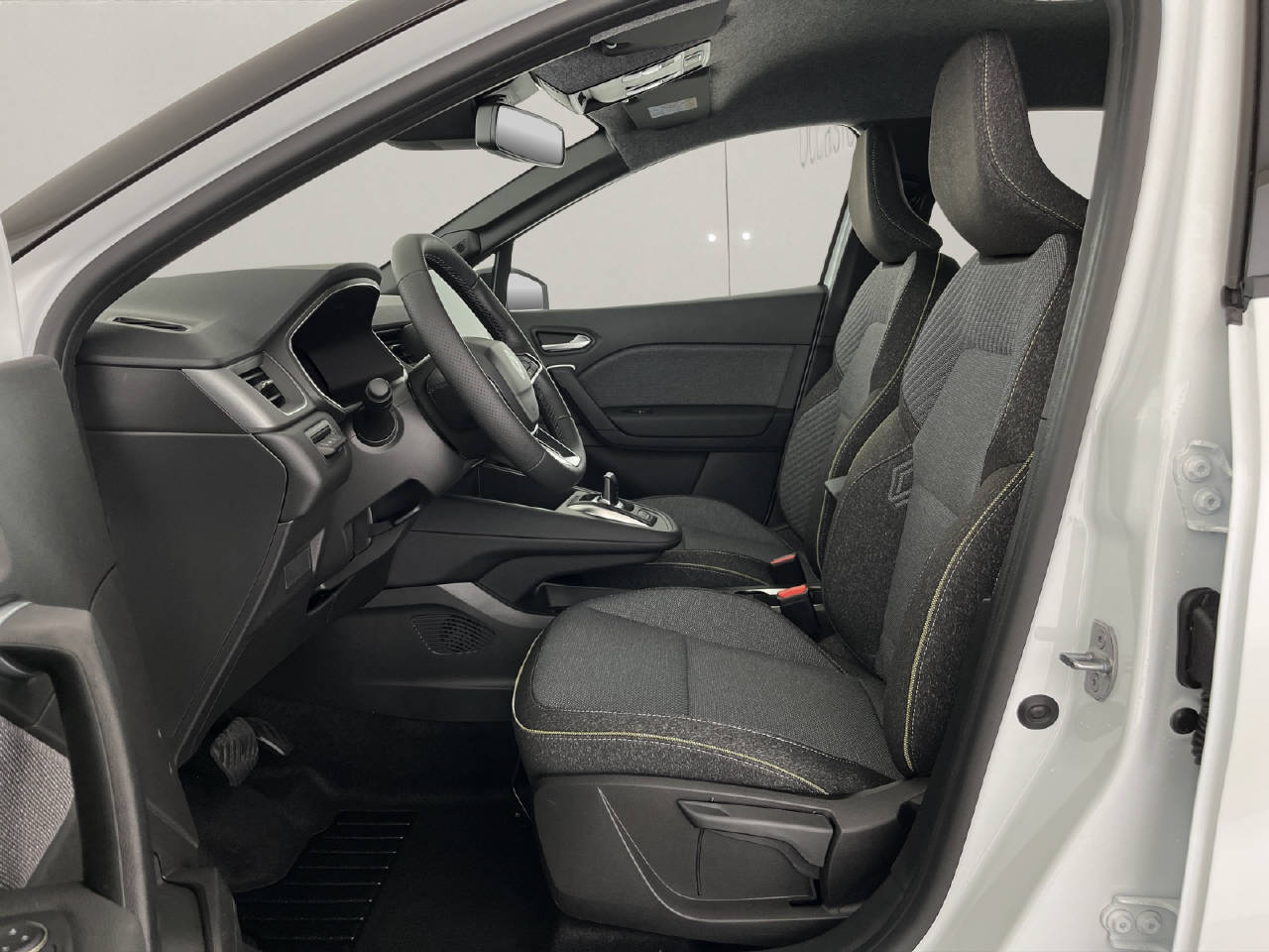 RENAULT Captur 1.8 E-Tech techno-image-7