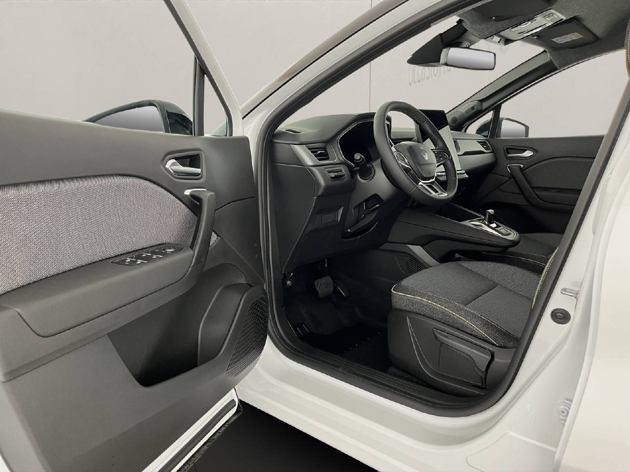 RENAULT Captur 1.8 E-Tech techno-image-6