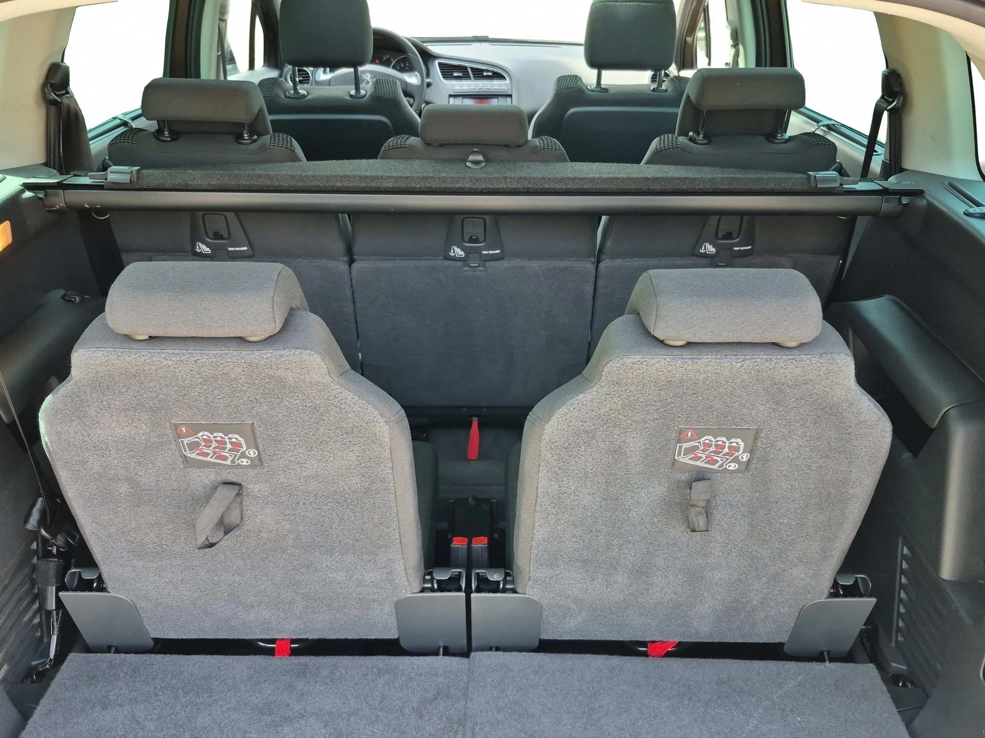 PEUGEOT 5008 1.6 16V T Active Tiptronic 7-Plätzer-image-11