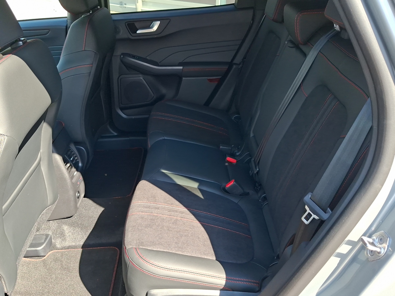 FORD Kuga 2.5 FHEV ST-Line X 4WD-image-5