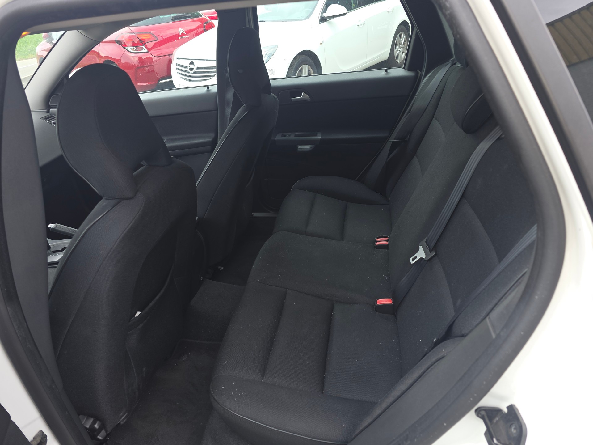 VOLVO V50 D3 Kinetic Geartronic-image-4
