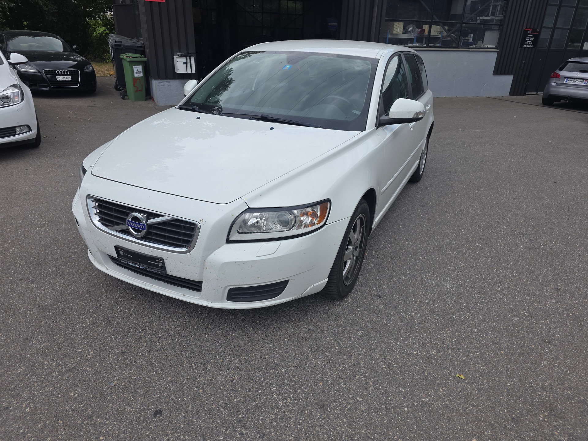 VOLVO V50 D3 Kinetic Geartronic-image-0