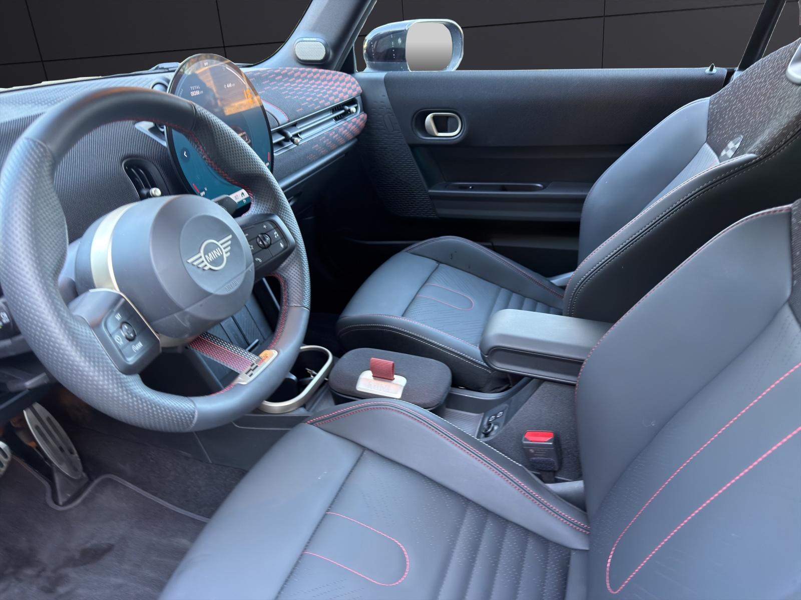 MINI Cabrio F67 2.0i John Cooper Works-image-1