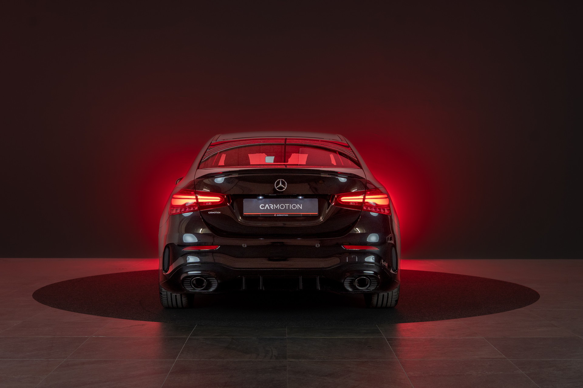 MERCEDES-BENZ A 35 AMG 4matic Limousine / Facelift / Rückfahrkamera / Ambientebeleuchtung-image-4