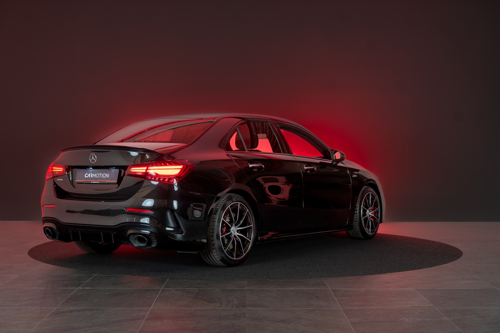 MERCEDES-BENZ A 35 AMG 4matic Limousine / Facelift / Rückfahrkamera / Ambientebeleuchtung-image-3