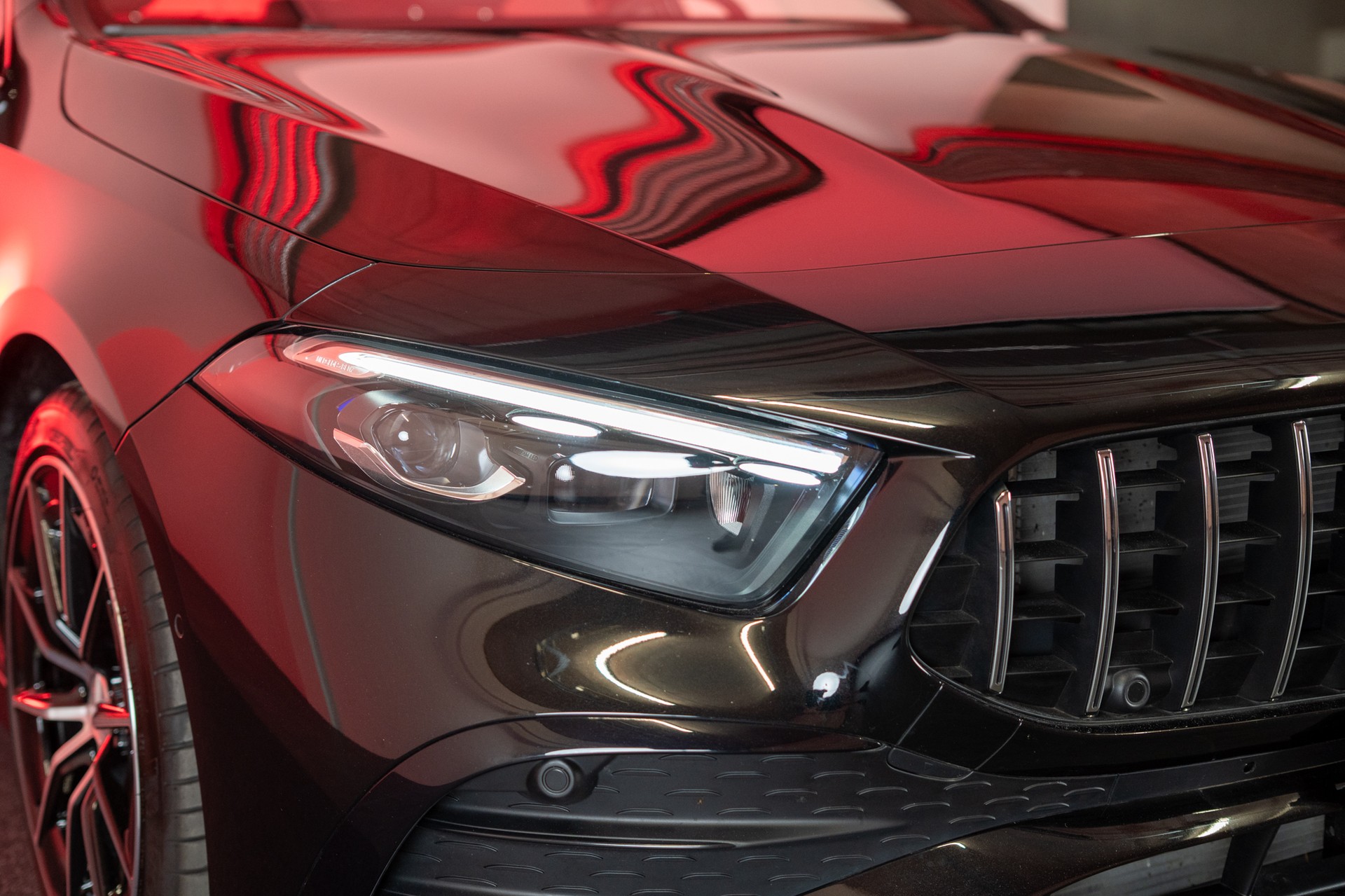 MERCEDES-BENZ A 35 AMG 4matic Limousine / Facelift / Rückfahrkamera / Ambientebeleuchtung-image-23